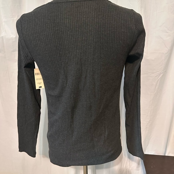NWT Duluth Women’s SZ Med Long Sleeve  6 Button Ribbed. Stretch Top. Charcoal - Picture 6 of 8